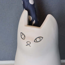 画像をギャラリービューアに読み込む, ちょこんとお座りフォルムがたまらにゃい!猫型傘立て/ホワイト