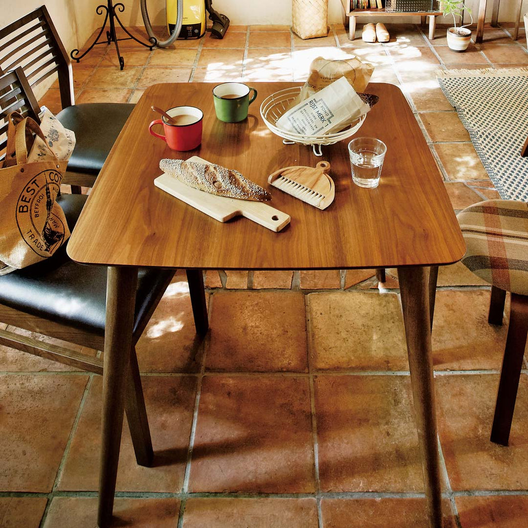 コンパクトサイズな北欧カフェ風ダイニングテーブル(幅120)