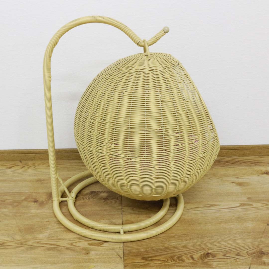 心地良い揺れが眠りに誘う♪ラタンのペット用ハンギングチェア/ナチュラル